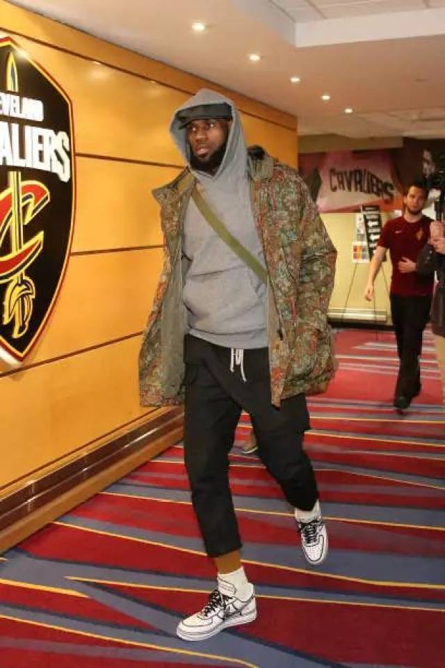 公牛伤病报告：多苏穆将继续缺席今天的比赛，赫尔特迎来复出（公牛伤情通报：多苏穆仍缺席今日比赛，赫尔特迎来复出）