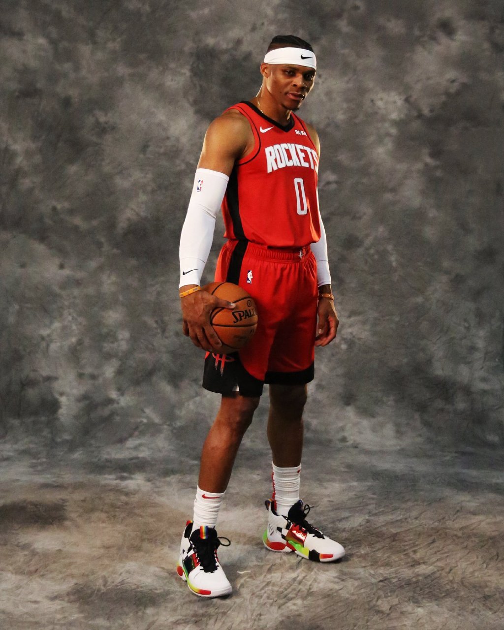 拉波尔塔：阿劳霍的红牌不公平，目前的困境会激励我们奋发（拉波尔塔称阿劳霍红牌不公：逆境将激励我们奋进）